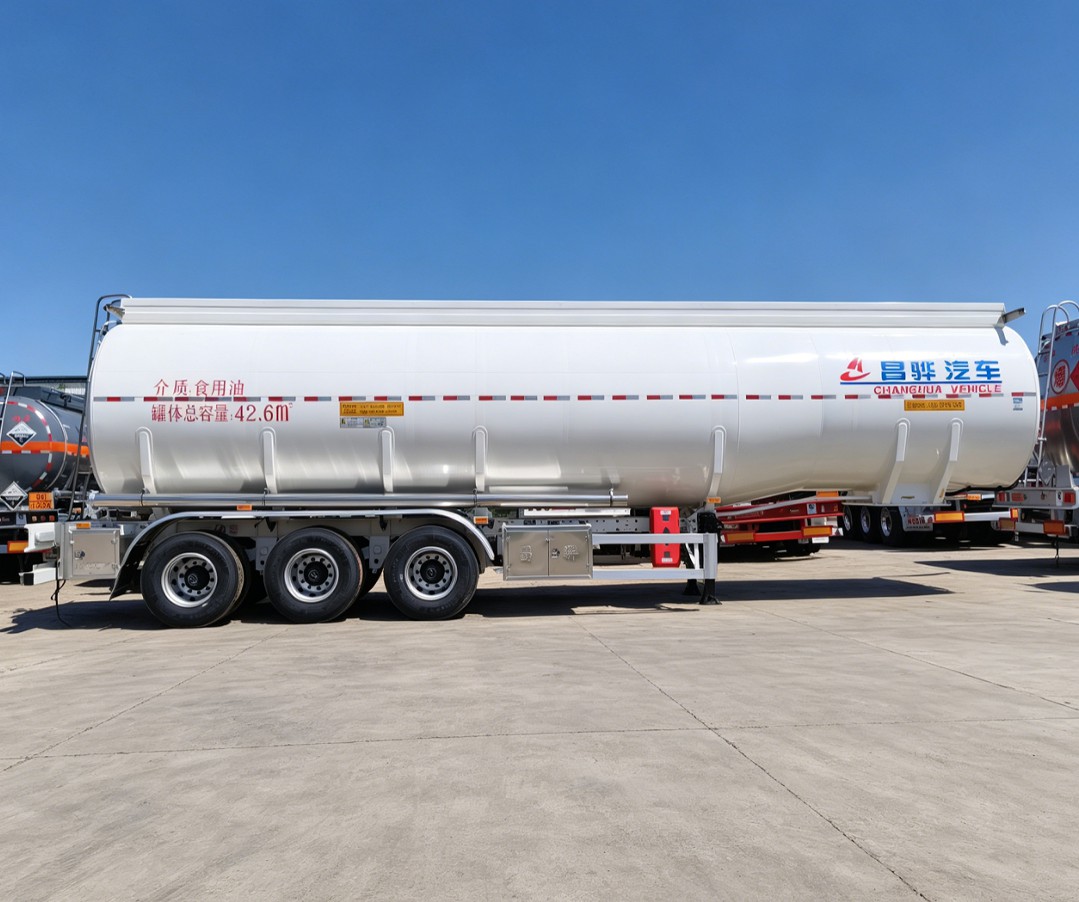 HCSV's Stainless Steel & Aluminum Tank Solutions for Safe Edible Oil Transportation HCSV's Stainless Steel & Aluminum Tank Solutions for Safe Edible Oil Transportation