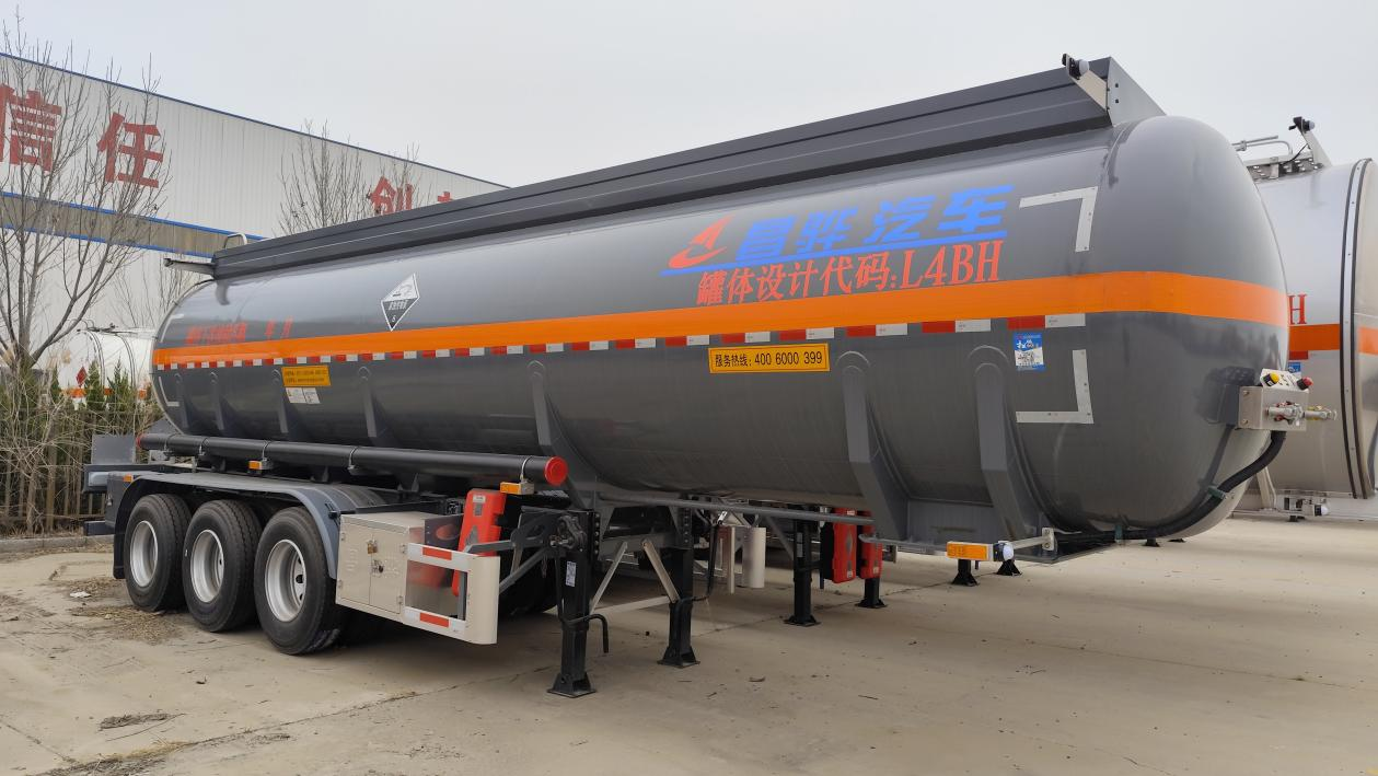 Transporting Class 8 Corrosive Substances: What Happens When You Choose the Wrong Tank?