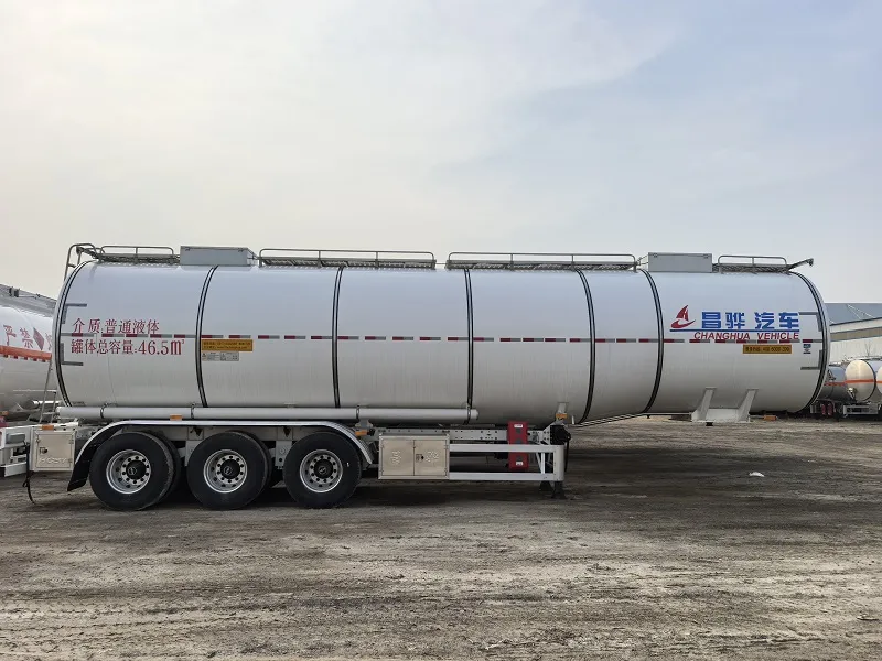 HCSV tanker trailer for heavy-duty liquid transportation in extreme climates HCSV tanker trailer for heavy-duty liquid transportation in extreme climates