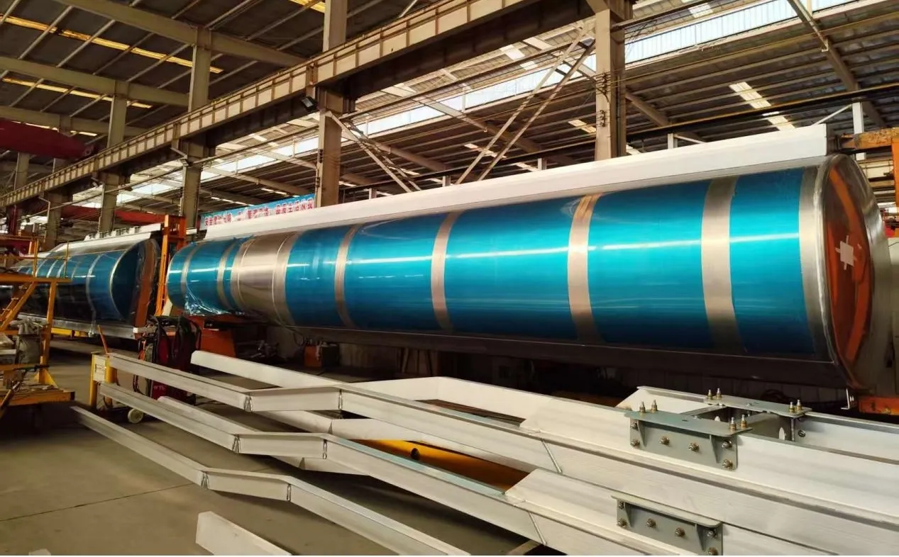Aluminum tanker trailer manufacturing process with tank body assembly and welding operations Aluminum tanker trailer manufacturing process with tank body assembly and welding operations