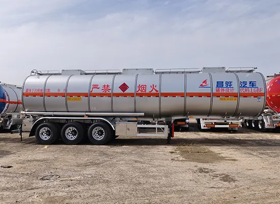 heavy‑duty-oil-tank-trailers-for-cross‑border-energy-mining-projects-in-central-asia-2.png heavy‑duty-oil-tank-trailers-for-cross‑border-energy-mining-projects-in-central-asia-2.png