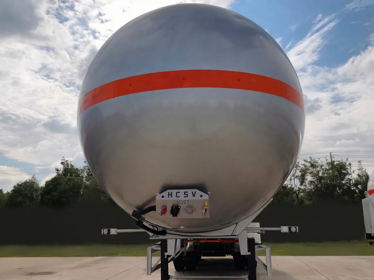 HCSV propylene tank trailer showing pressure vessel fittings and controls HCSV propylene tank trailer showing pressure vessel fittings and controls