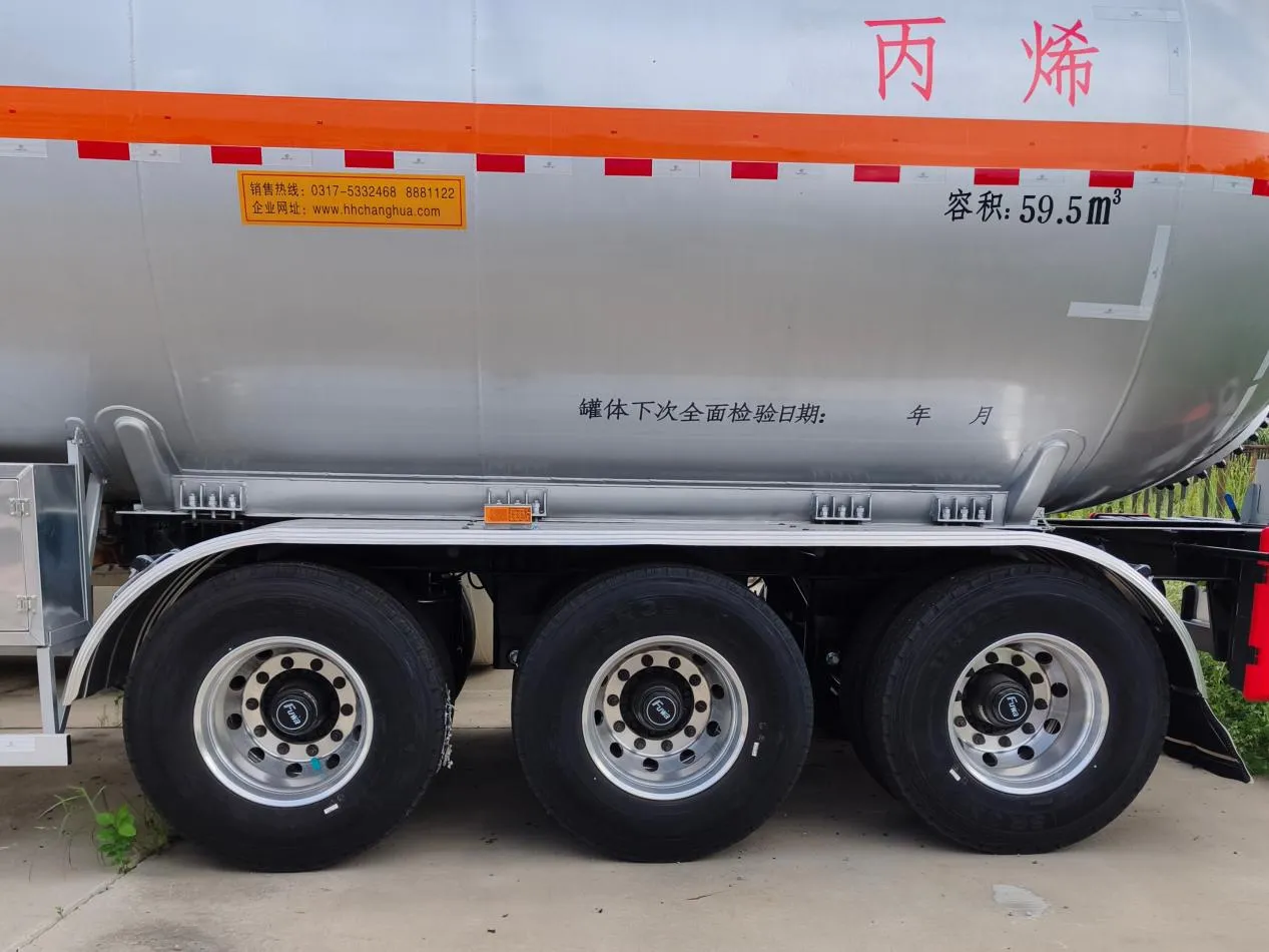 HCSV 59.5 cubic meter propylene tank trailer body and triple axle running gear HCSV 59.5 cubic meter propylene tank trailer body and triple axle running gear